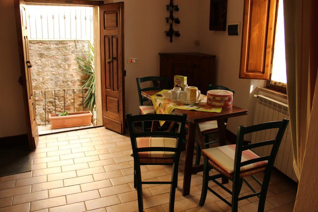 Delizioso Trilocale In Centro Apartment Montemerano Phòng bức ảnh