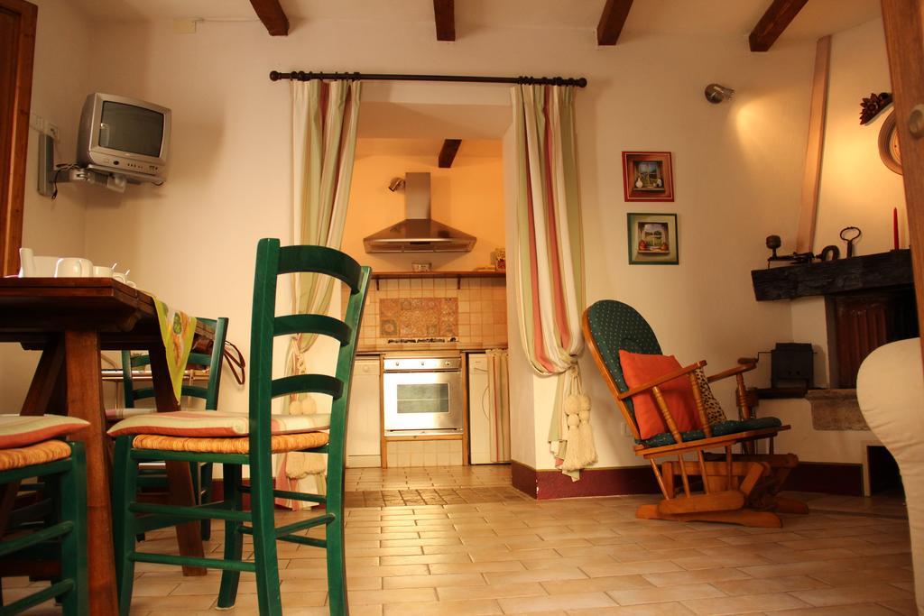 Delizioso Trilocale In Centro Apartment Montemerano Phòng bức ảnh